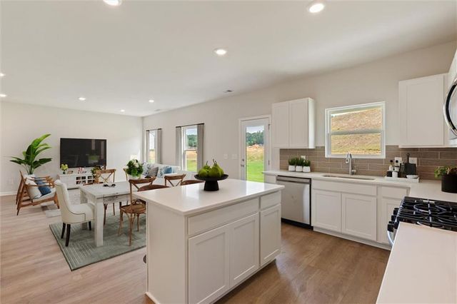 104 Sunflower Lane, Calhoun, GA 30701