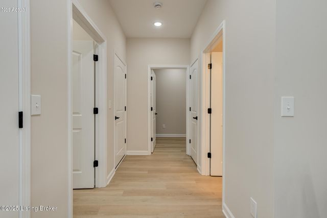 10917 Brookley Dr, Louisville, KY 40229