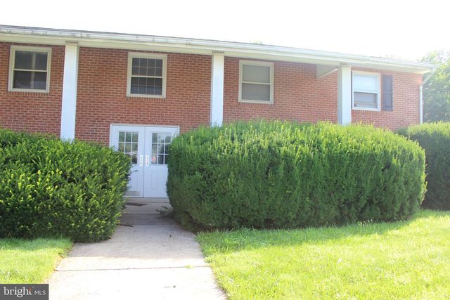 45 EISENHOWER DR #B-1, Chambersburg, PA 17201