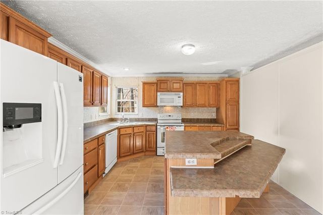 7182 NC Highway 49 N, Liberty, NC 27298