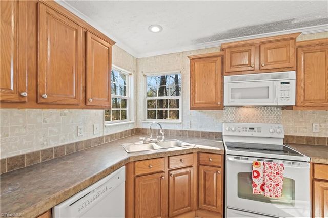 7182 NC Highway 49 N, Liberty, NC 27298