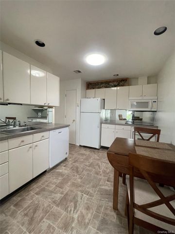 152A Laurance Lane A, Ridge, NY 11961