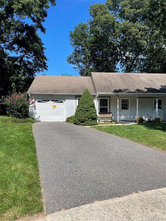 152A Laurance Lane A, Ridge, NY 11961