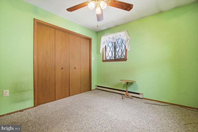 704 RAINBOW TER, Effort, PA 18330