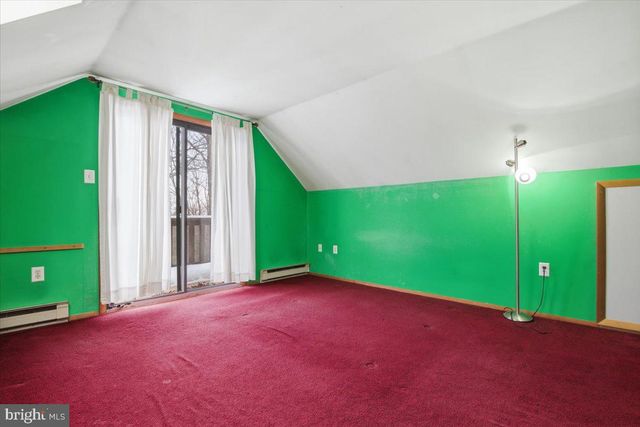 704 RAINBOW TER, Effort, PA 18330