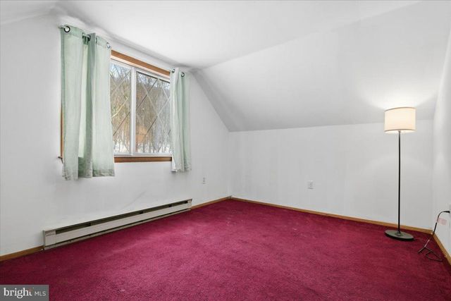 704 RAINBOW TER, Effort, PA 18330