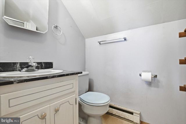 704 RAINBOW TER, Effort, PA 18330