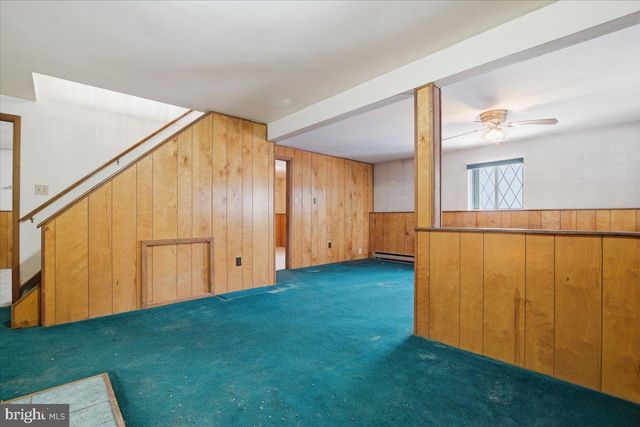 704 RAINBOW TER, Effort, PA 18330