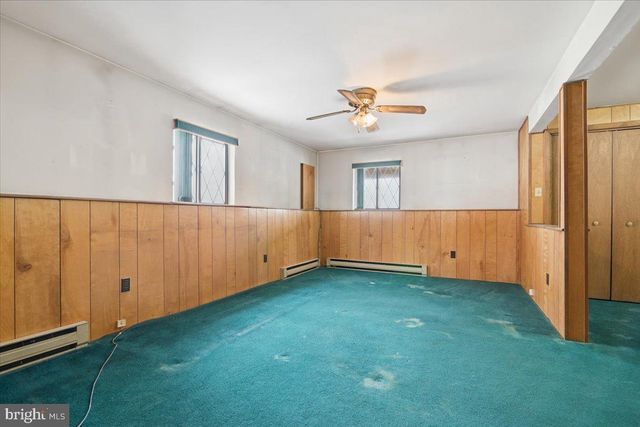 704 RAINBOW TER, Effort, PA 18330