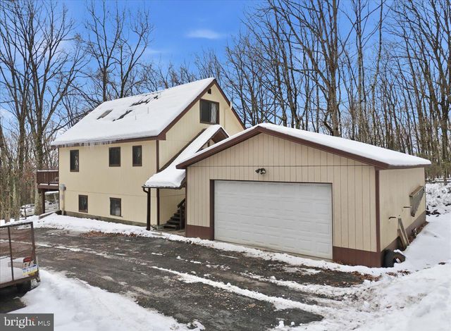 704 RAINBOW TER, Effort, PA 18330