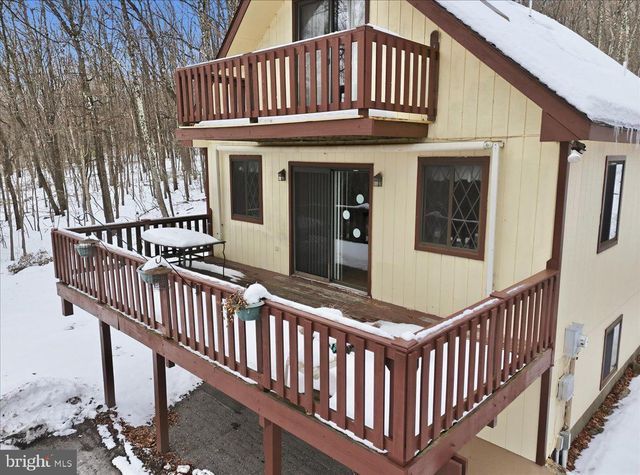 704 RAINBOW TER, Effort, PA 18330