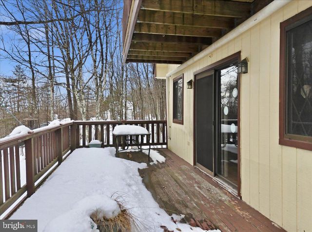 704 RAINBOW TER, Effort, PA 18330