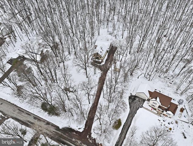 704 RAINBOW TER, Effort, PA 18330