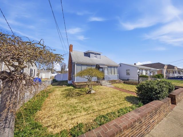 113 Woodside Avenue, Pawtucket, RI 02861