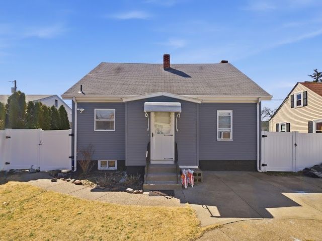 113 Woodside Avenue, Pawtucket, RI 02861