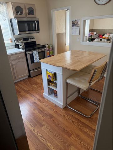 113 Woodside Avenue, Pawtucket, RI 02861