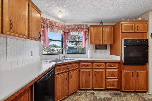 3211 WEKIVA ROAD, Tavares, FL 32778