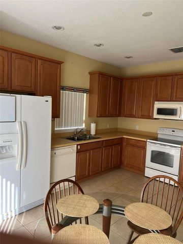 948 HACIENDA CIRCLE, Kissimmee, FL 34741