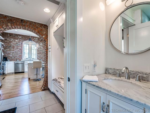 43 Redbud Street D, Carlton Landing, OK 74432