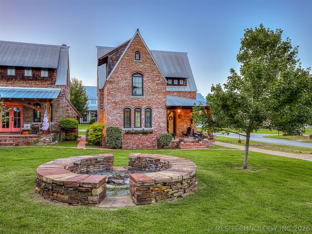43 Redbud Street D, Carlton Landing, OK 74432