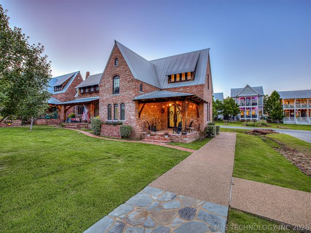 43 Redbud Street D, Carlton Landing, OK 74432