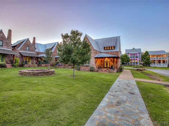 43 Redbud Street D, Carlton Landing, OK 74432