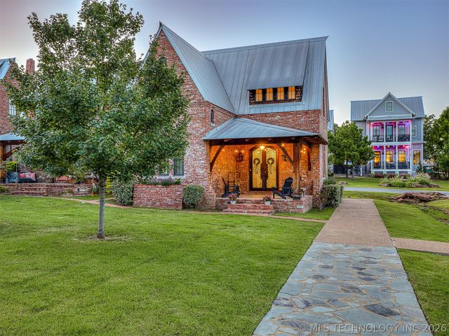 43 Redbud Street D, Carlton Landing, OK 74432