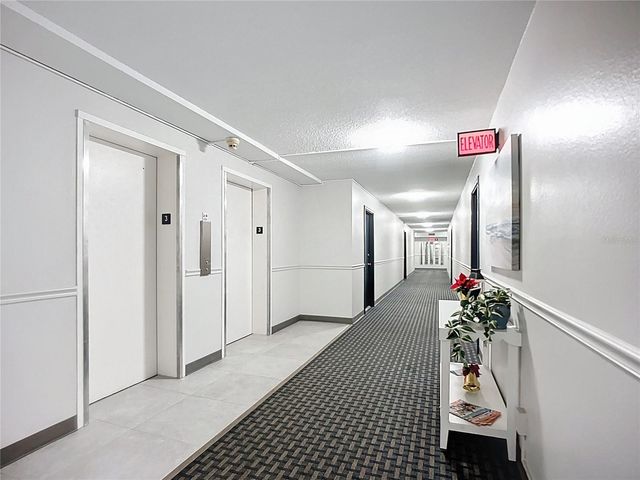 6415 MIDNIGHT PASS ROAD 306, Sarasota, FL 34242