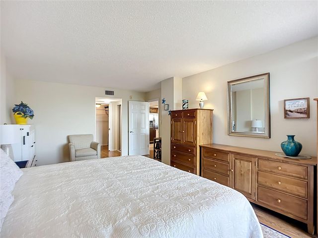 6415 MIDNIGHT PASS ROAD 306, Sarasota, FL 34242