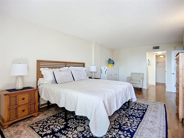 6415 MIDNIGHT PASS ROAD 306, Sarasota, FL 34242