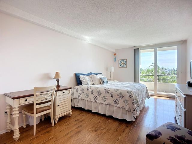 6415 MIDNIGHT PASS ROAD 306, Sarasota, FL 34242