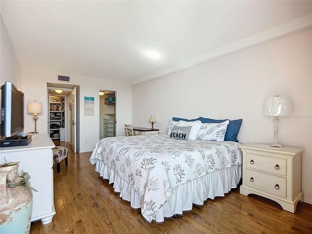 6415 MIDNIGHT PASS ROAD 306, Sarasota, FL 34242