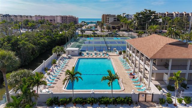 6415 MIDNIGHT PASS ROAD 306, Sarasota, FL 34242