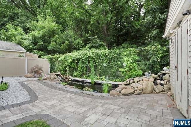 212 Washington Avenue, Elmwood Park, NJ 07407