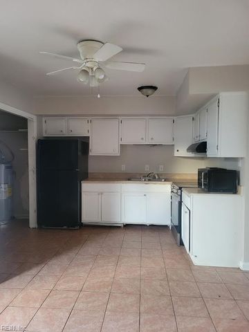 3860 Schooner TRL, Chesapeake, VA 23321