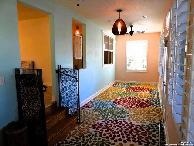 196 Whispering Oak Lane, Lakehills, TX 78063