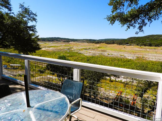 196 Whispering Oak Lane, Lakehills, TX 78063