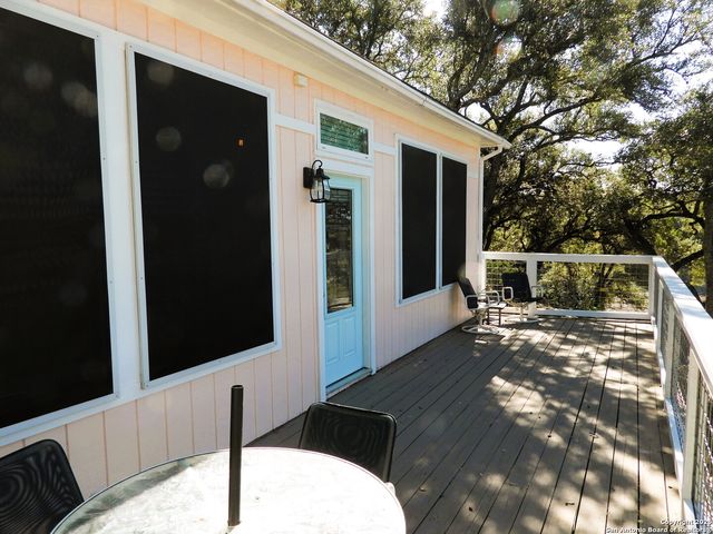 196 Whispering Oak Lane, Lakehills, TX 78063