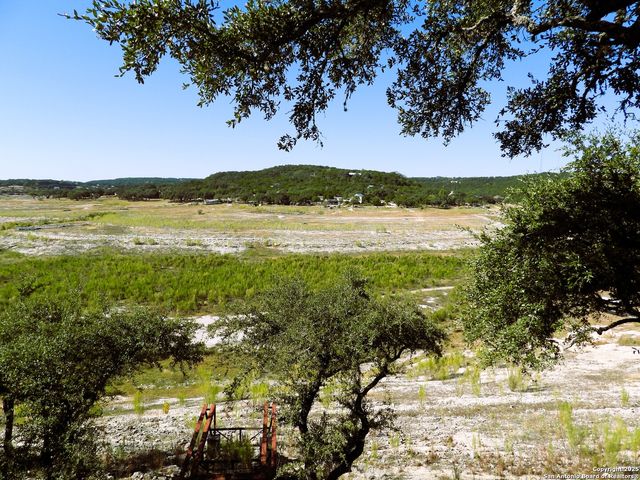 196 Whispering Oak Lane, Lakehills, TX 78063