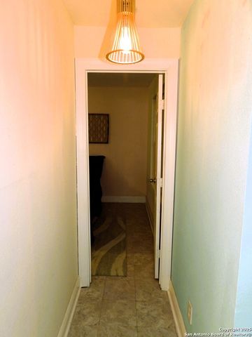 196 Whispering Oak Lane, Lakehills, TX 78063