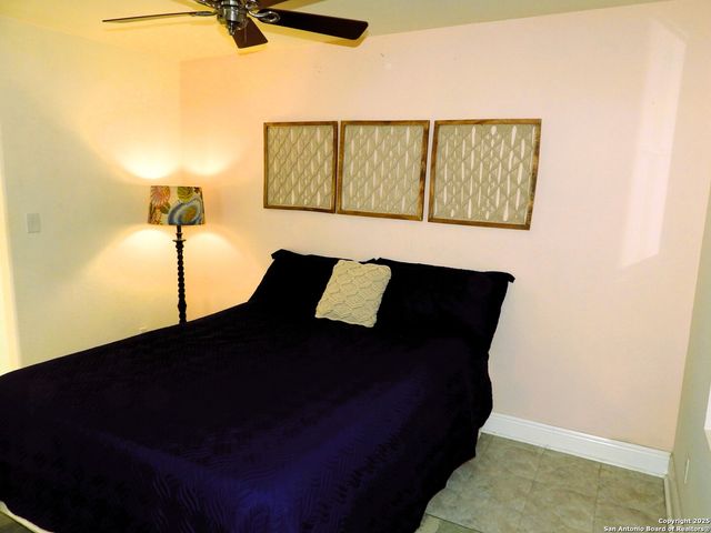 196 Whispering Oak Lane, Lakehills, TX 78063