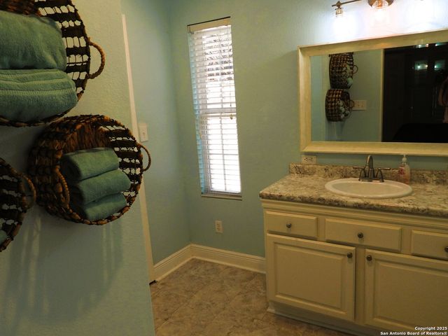 196 Whispering Oak Lane, Lakehills, TX 78063