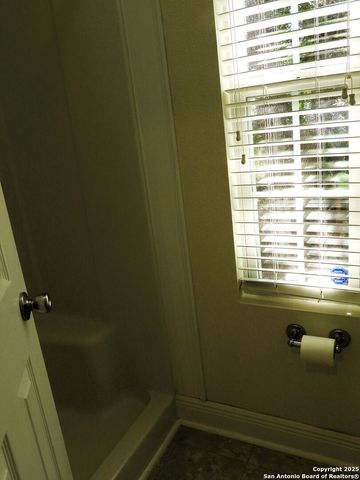 196 Whispering Oak Lane, Lakehills, TX 78063