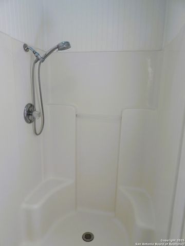 196 Whispering Oak Lane, Lakehills, TX 78063