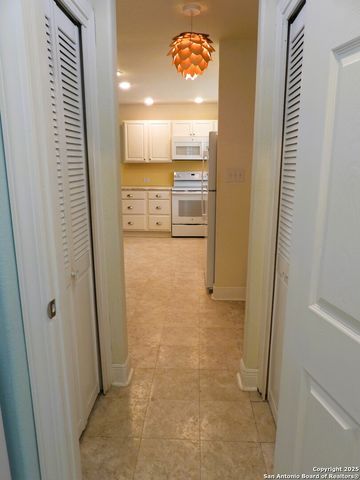 196 Whispering Oak Lane, Lakehills, TX 78063