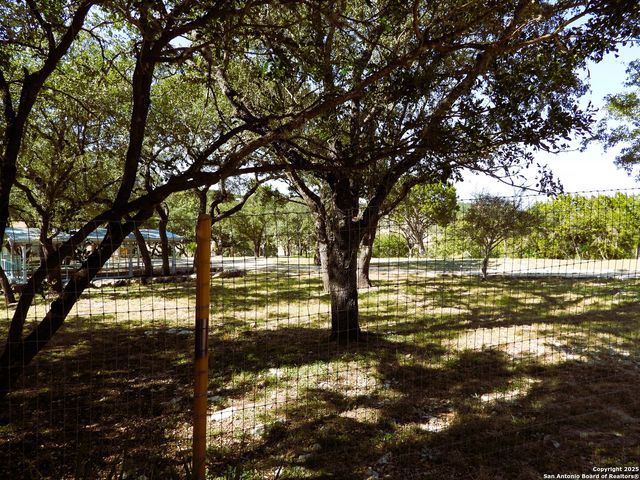 196 Whispering Oak Lane, Lakehills, TX 78063