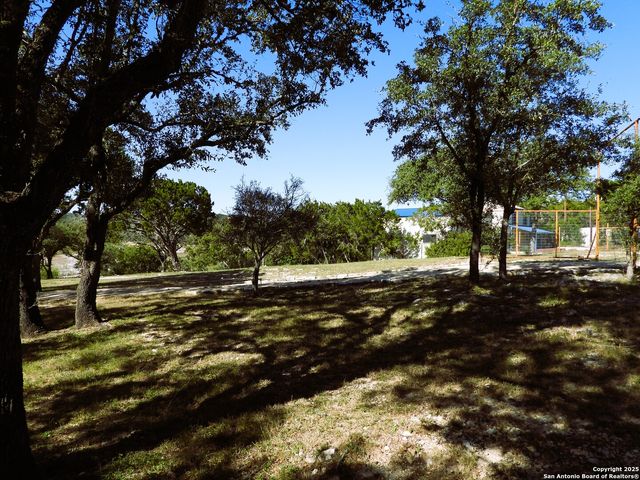 196 Whispering Oak Lane, Lakehills, TX 78063