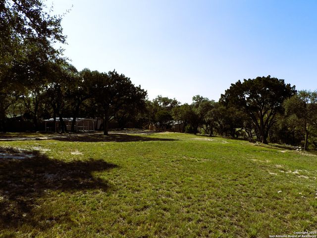 196 Whispering Oak Lane, Lakehills, TX 78063