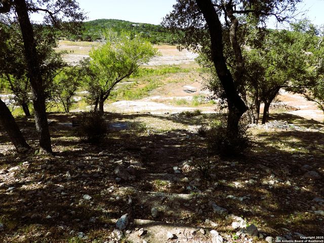 196 Whispering Oak Lane, Lakehills, TX 78063