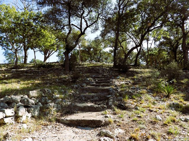 196 Whispering Oak Lane, Lakehills, TX 78063